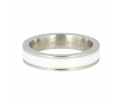 Elegante 4,5mm zilverkleurige edelstalen ring met glad gepolijst wit keramiek. Maat 17. Blijft mooi, verkleurt niet en is hypoallerge