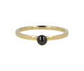 My Bendel - Godina - Goudkleurige edelstalen ring met zwarte keramieke bol. 1,5mm ring met 4mm bol. Blijft mooi, verkleurt niet en hypoallergeen. Maat 19